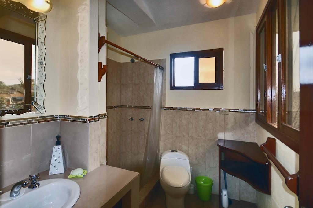 The Galeodan Suites Puerto Baquerizo Moreno Ngoại thất bức ảnh