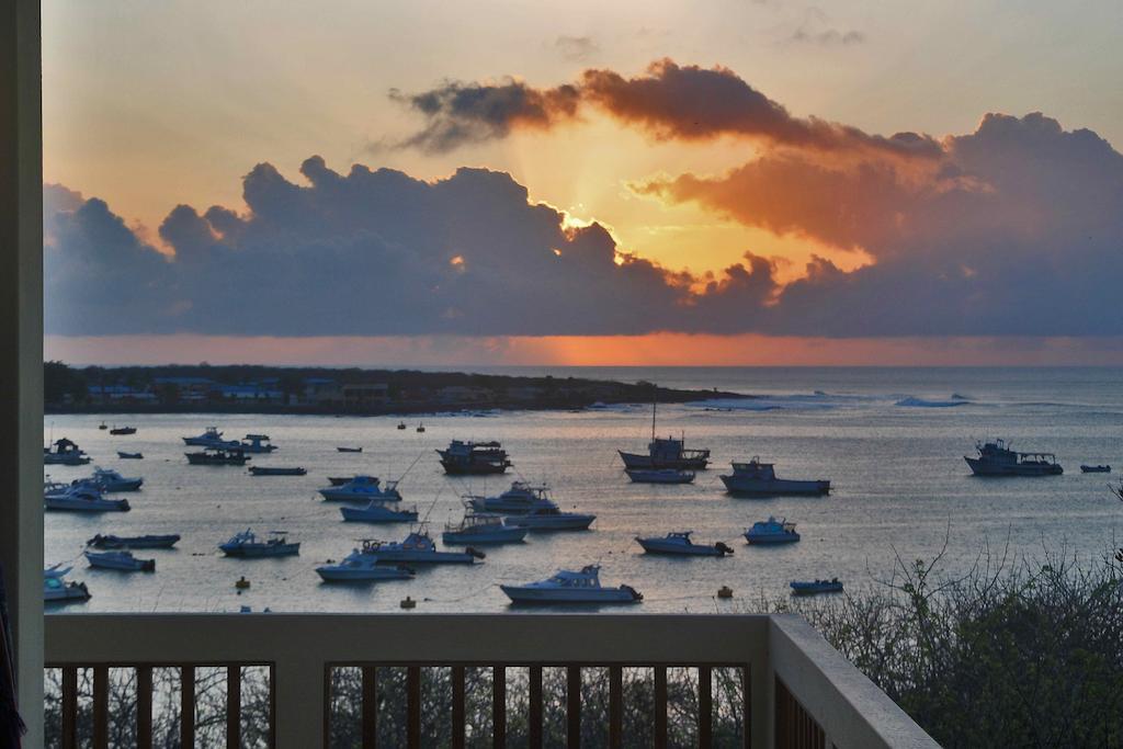 The Galeodan Suites Puerto Baquerizo Moreno Ngoại thất bức ảnh