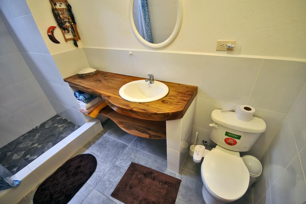 The Galeodan Suites Puerto Baquerizo Moreno Ngoại thất bức ảnh