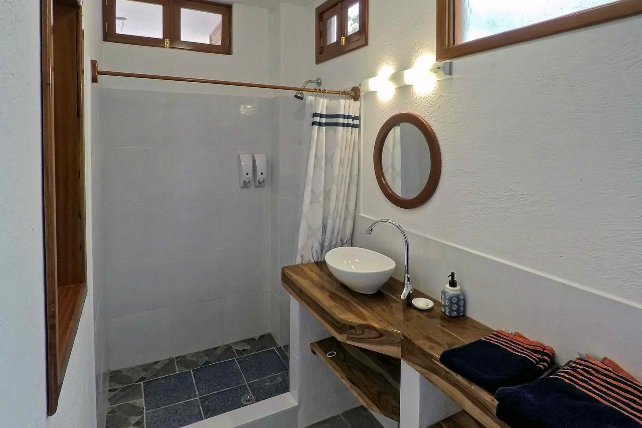 The Galeodan Suites Puerto Baquerizo Moreno Ngoại thất bức ảnh